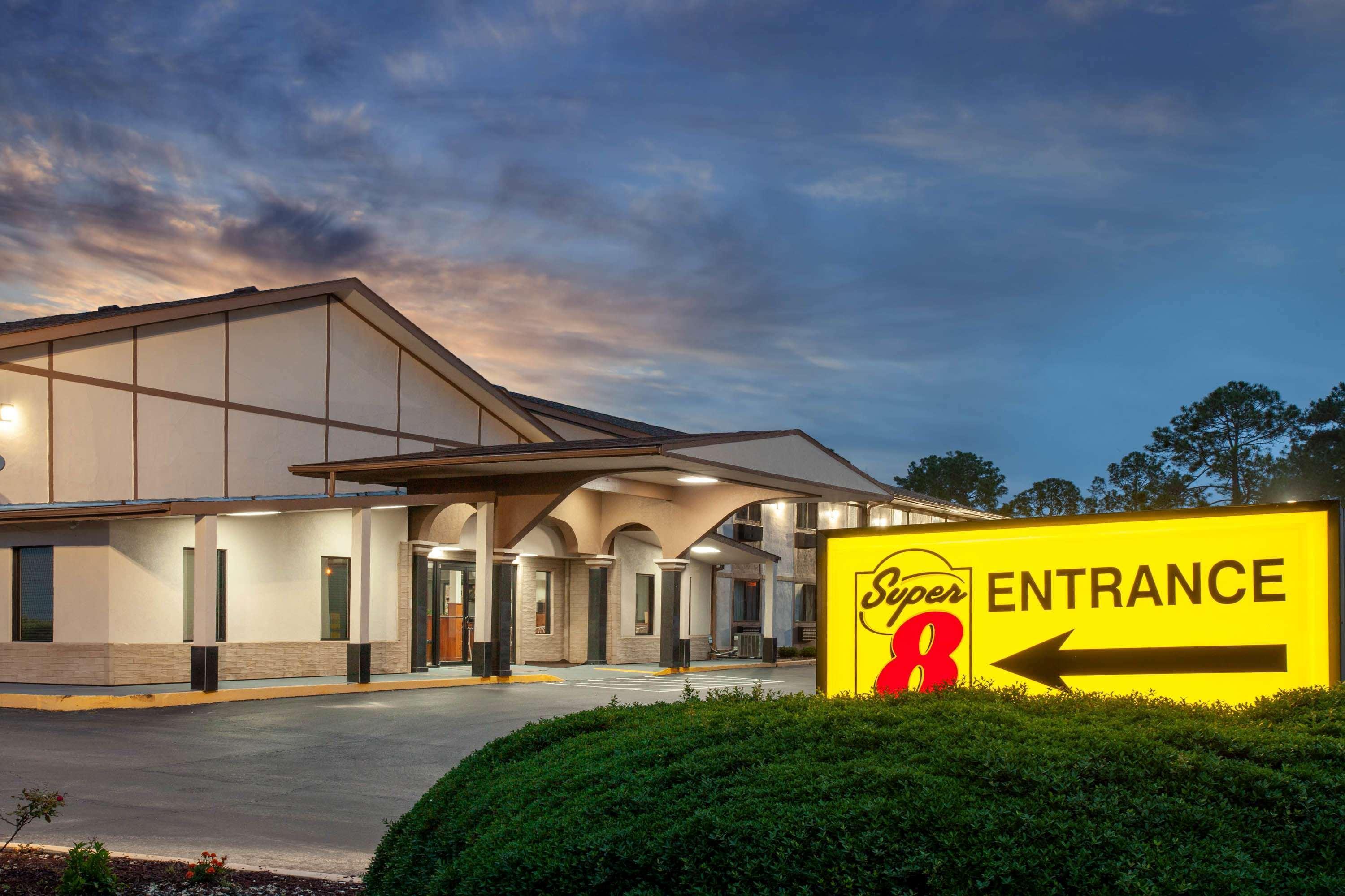 Super 8 By Wyndham Ga Waycross